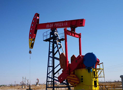 發(fā)明了盤(pán)形低速大扭矩永磁電機(jī)，減少了傳動(dòng)環(huán)節(jié)，提高了傳動(dòng)效率